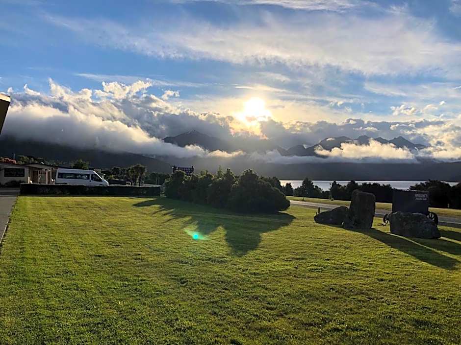 Manapouri Lakeview Motor Inn