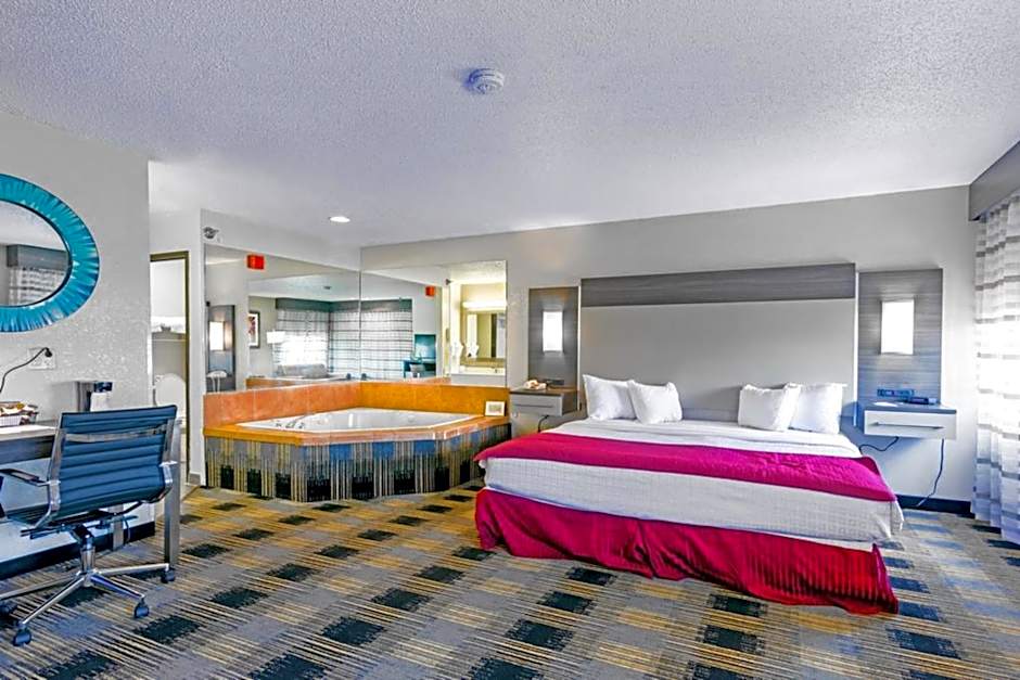 Photo 1 of 4 of Studio 1 King Bed