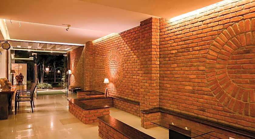 Saj By The Lake - Malshej Ghat Hotel