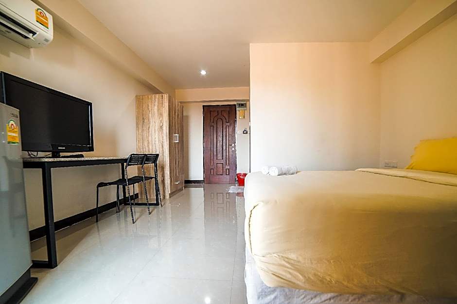 Sea Land View Apartment @ Sriracha