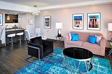 Executive Suite with Lake View