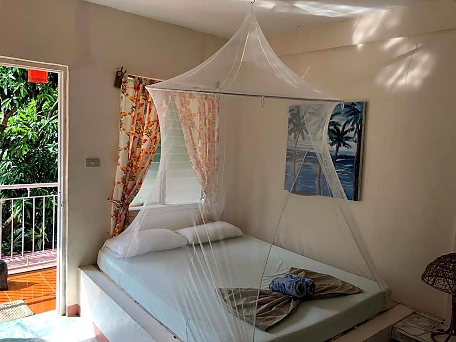 Puerto Galera Hostel