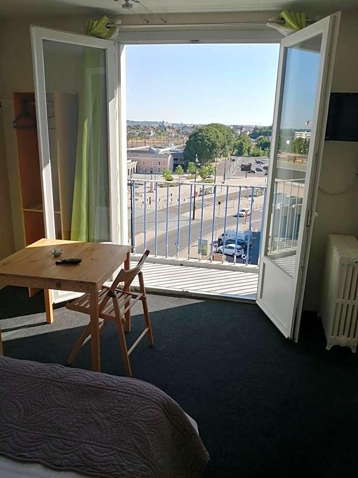 Hotel d Orléans – Angoulême, PA