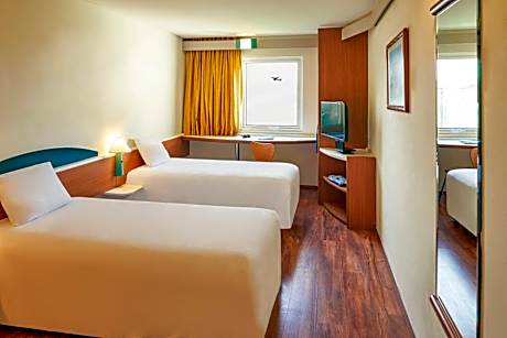 Standard Double Room with Two Double Beds