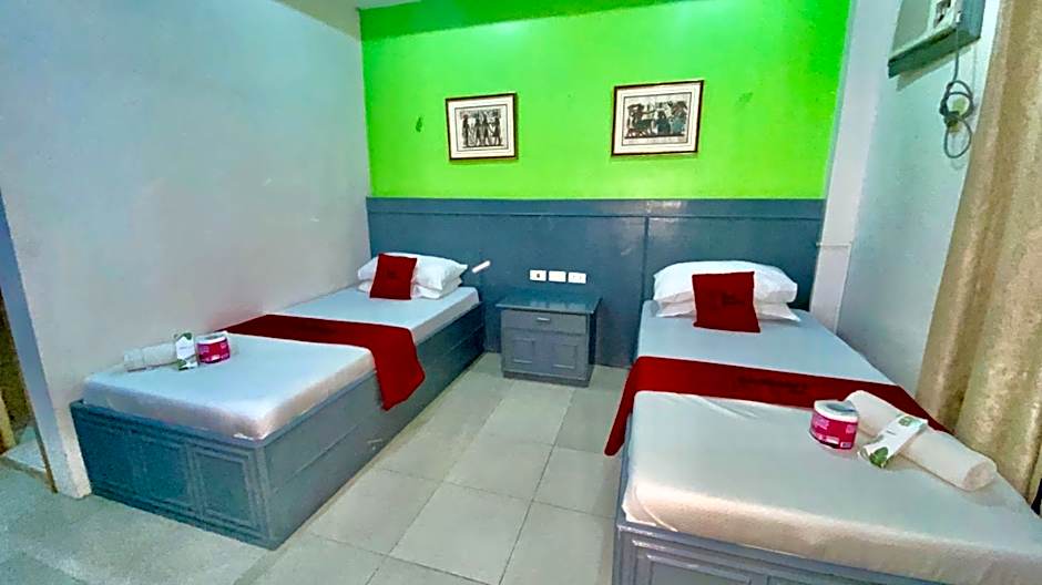RedDoorz @ Greenview Hotel and Restobar Masbate
