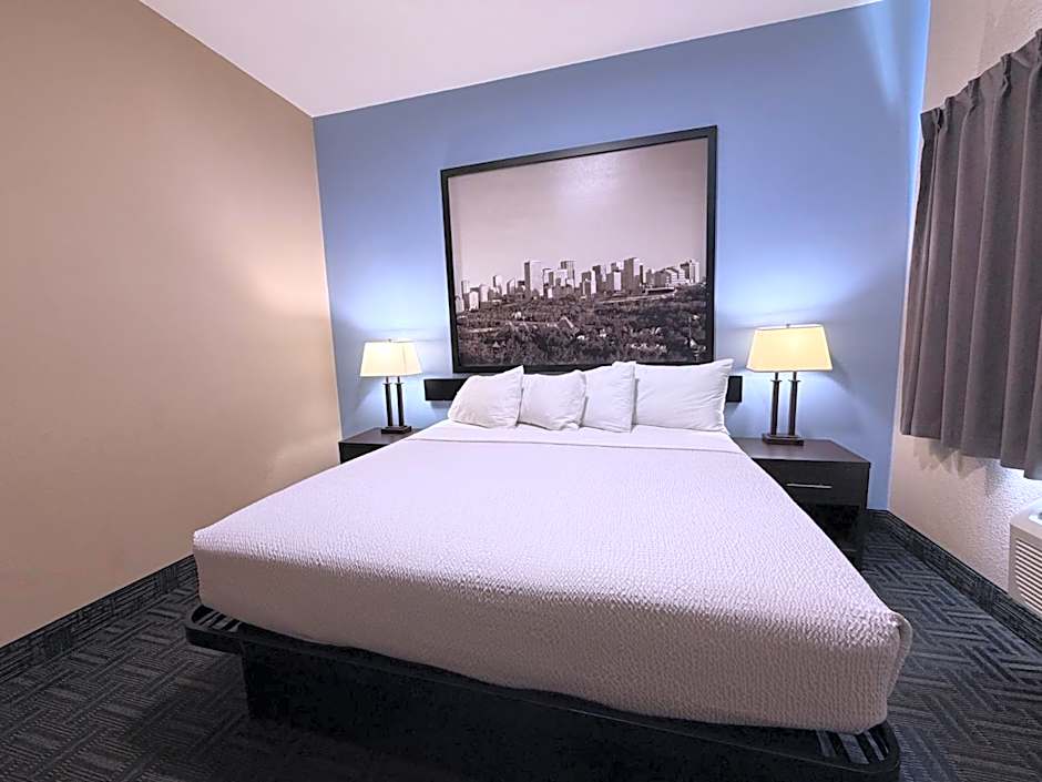 Super 8 by Wyndham Edmonton/West