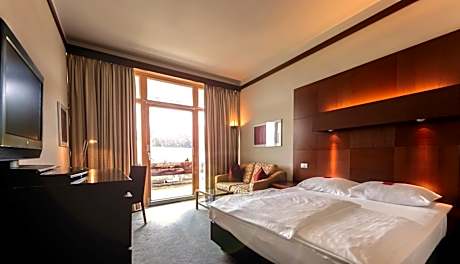 Double Room with Balcony and Thermal Bath Access