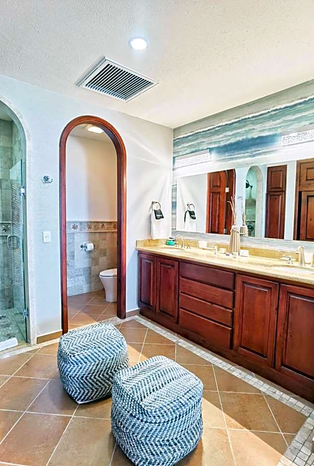 Casa Blanca Golf Villas