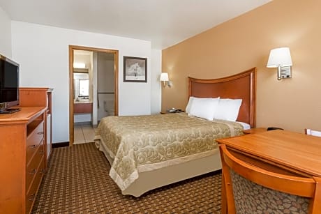 1 Queen Bed Accessible Room Non-Smoking