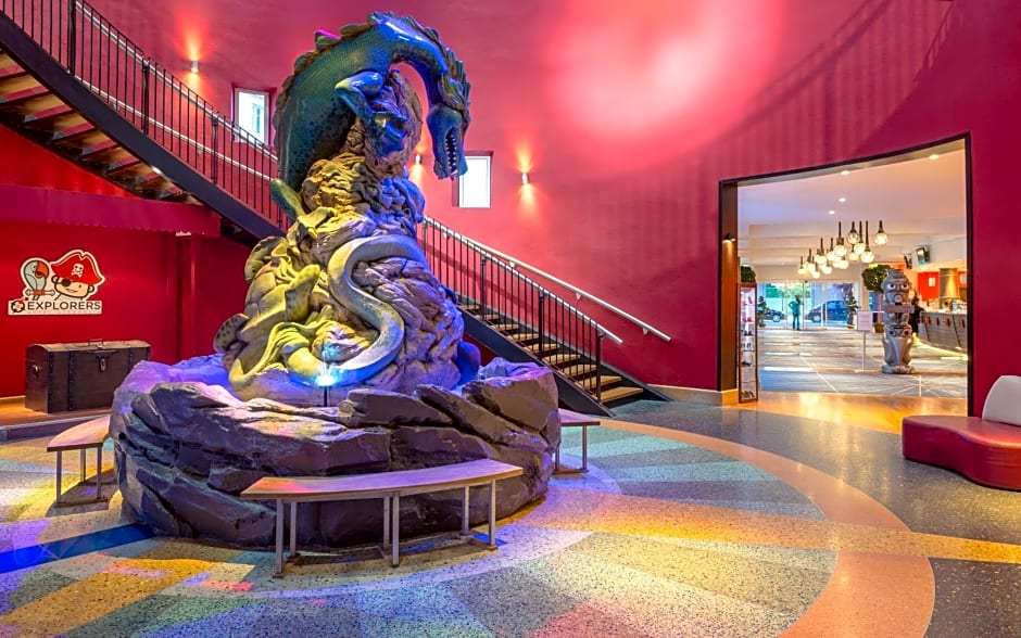 Explorers Hotel At Disneyland Paris