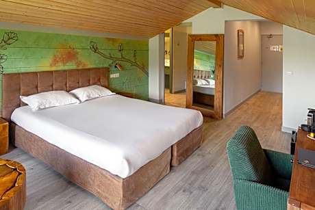 Triple Room with Lake View