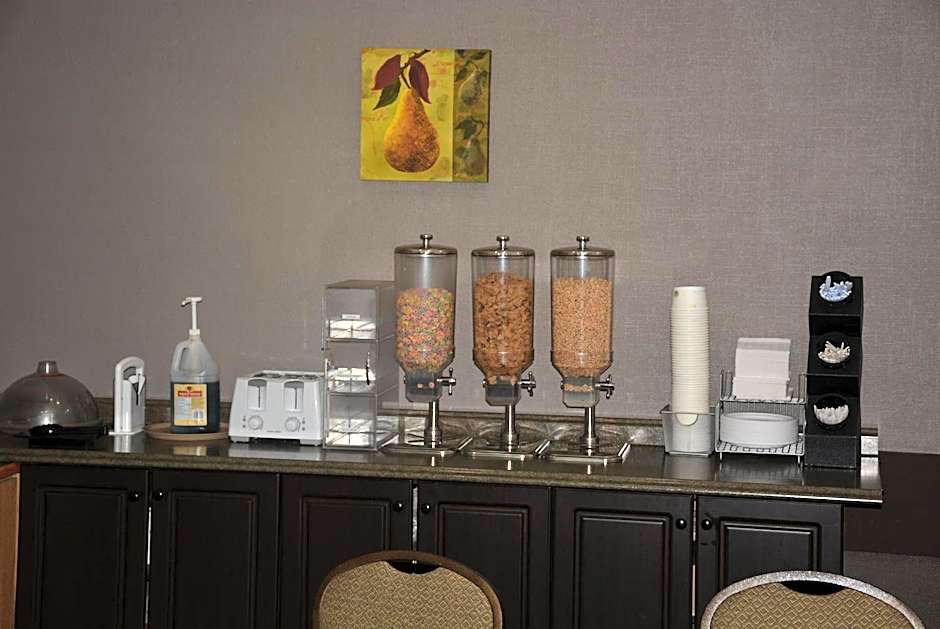 Travelodge by Wyndham Lethbridge