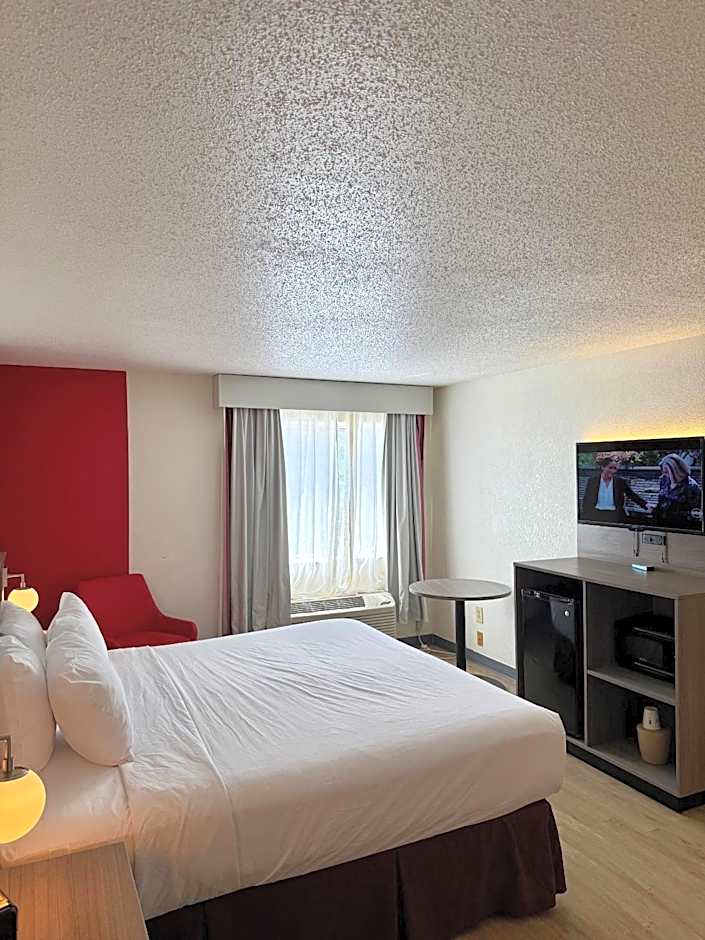 Ramada by Wyndham Glendale Heights/Lombard