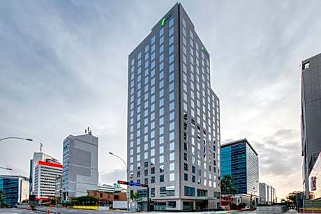 Holiday Inn Express Lima San Isidro By IHG