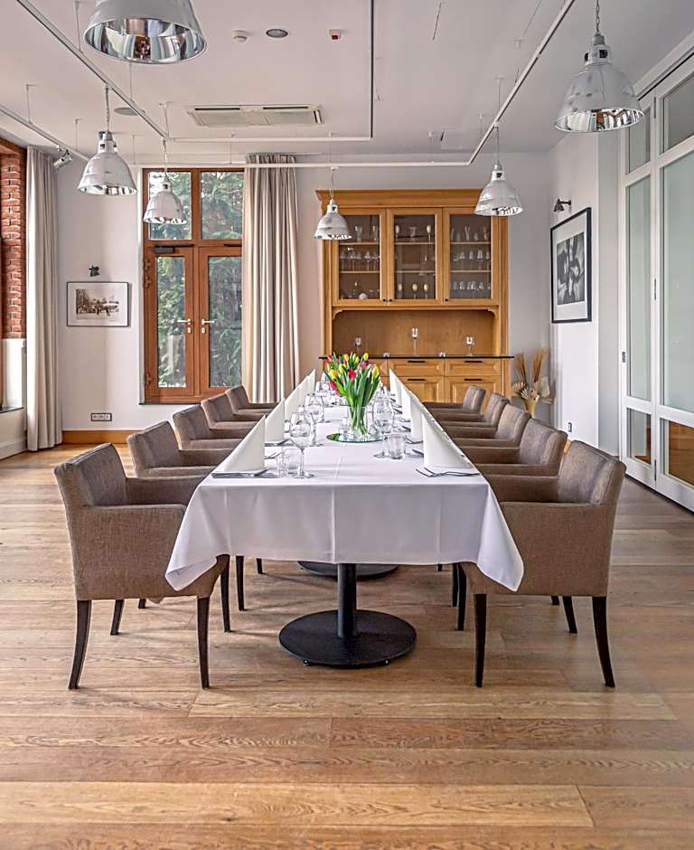 Mercure Wiazowna Brant