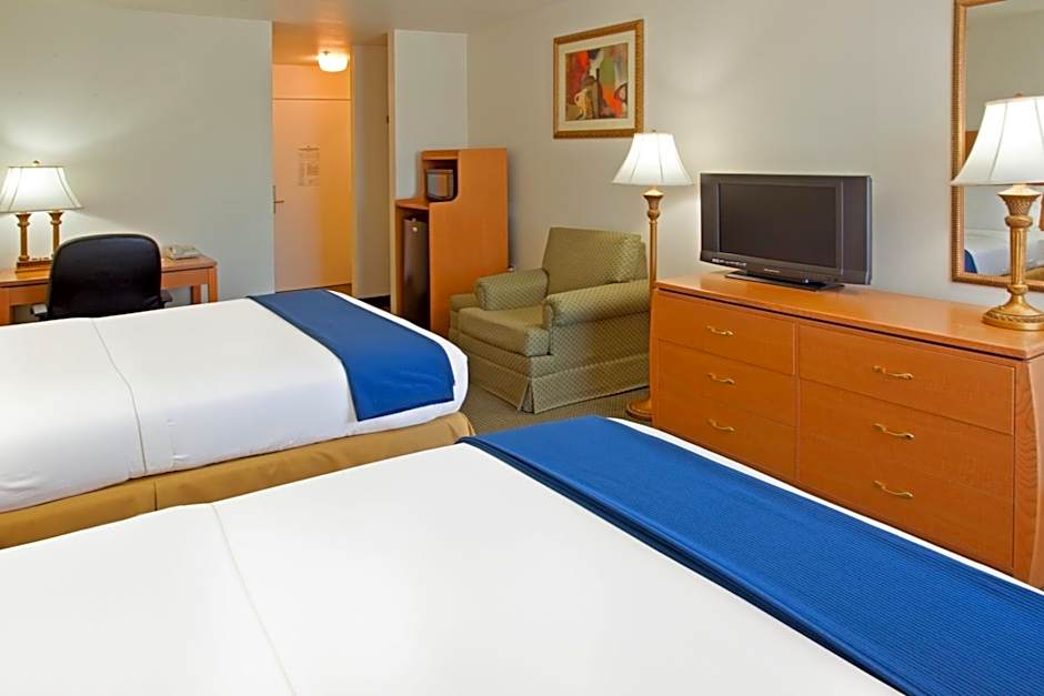 Holiday Inn Express Hotel & Suites Columbus By IHG