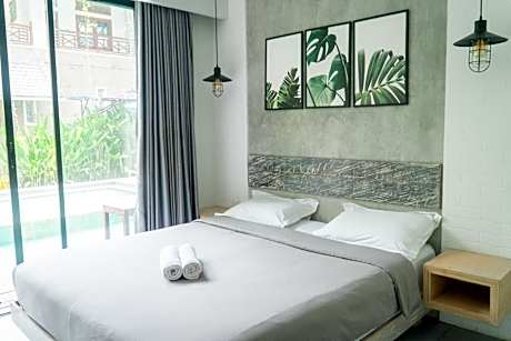 Deluxe Double or Twin Room with Pool Access