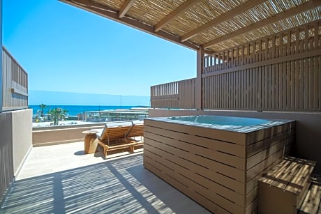 Petite Suite Sea View with Outdoor Hot Tub