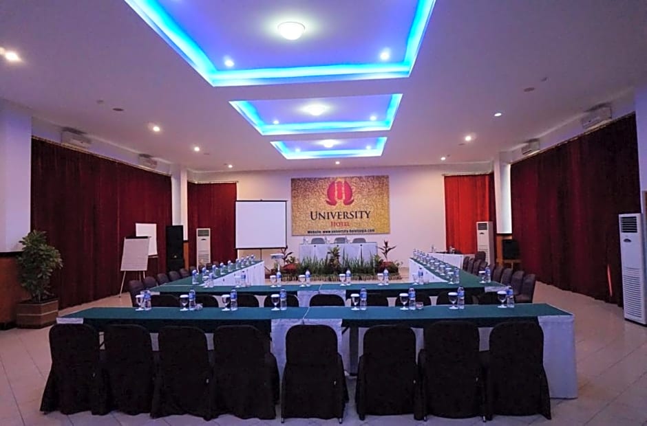 University Hotel by ZUZU