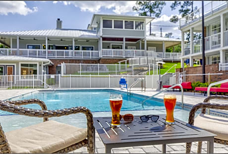 Seven Hills Suites