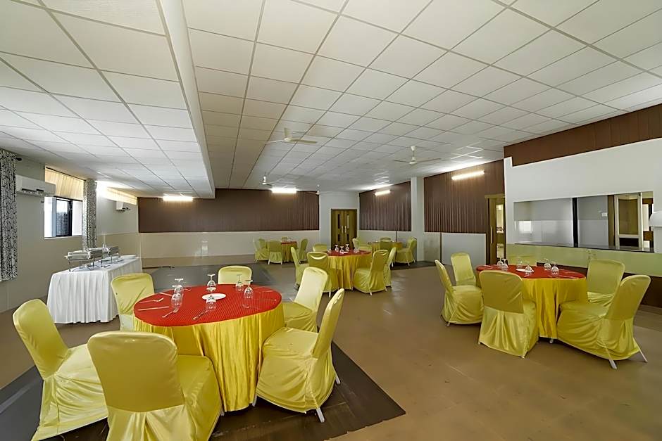Sreepathi Indraprastha Hotel and Serviced Apartments