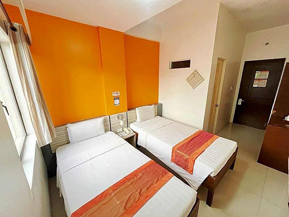 Travelbee Business Inn