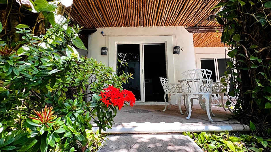Mayan Art Hotel 10 Avenue
