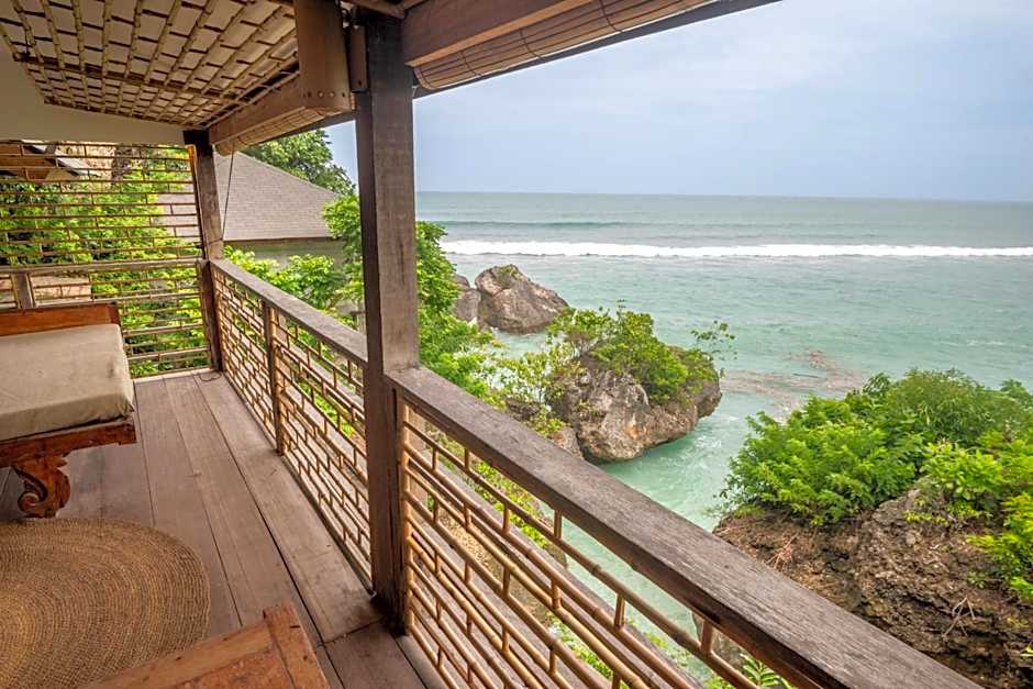 Villa Ayunan 3 BR on Bingin Beach