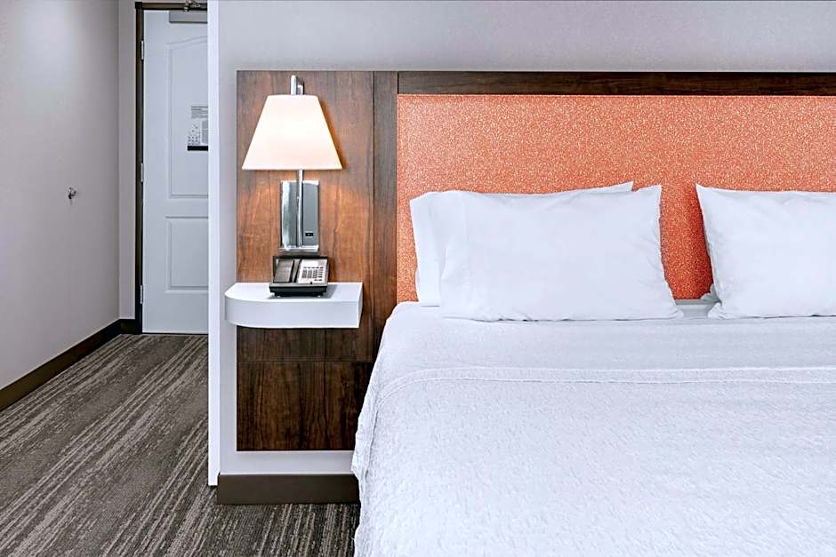 Hampton Inn By Hilton And Suites Burlington