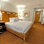 Irazu Hotel & Studios