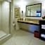 DoubleTree by Hilton Claremont