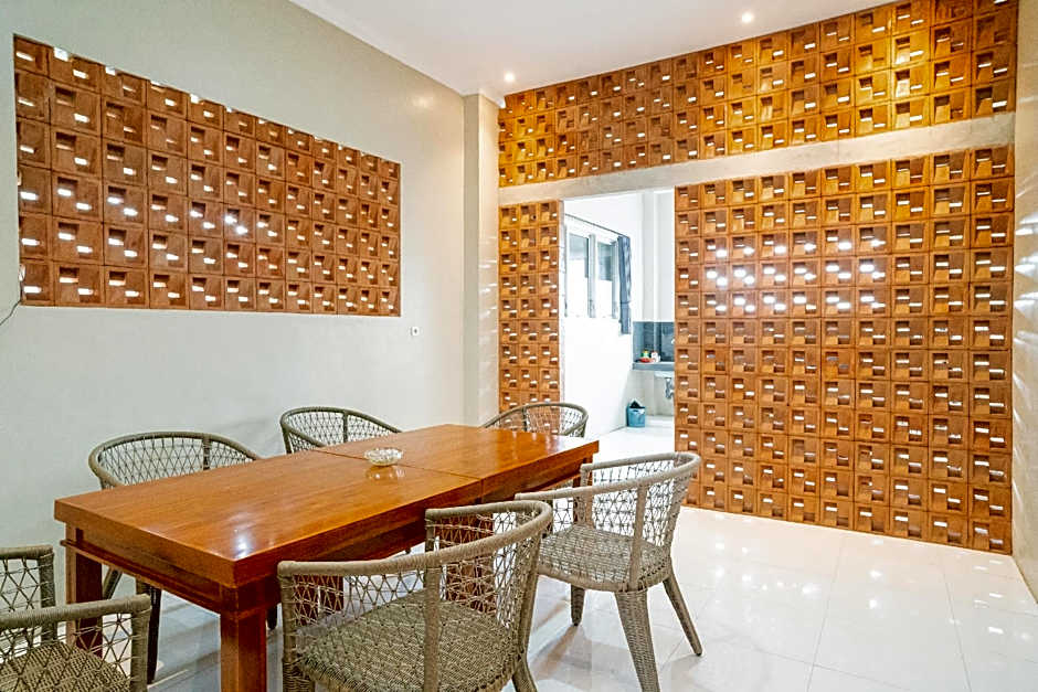 RedDoorz near Wisata Paribendo Lawang