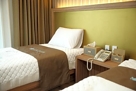 Staycation Offer - Standard Twin Room with Coffee for 2 People