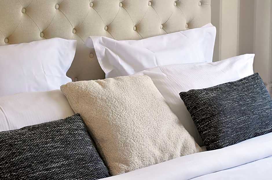 Le Boeuf Couronné - Hôtel & Restaurant Chartres- Logis Hotels