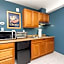 Oyster Bay Inn & Suites