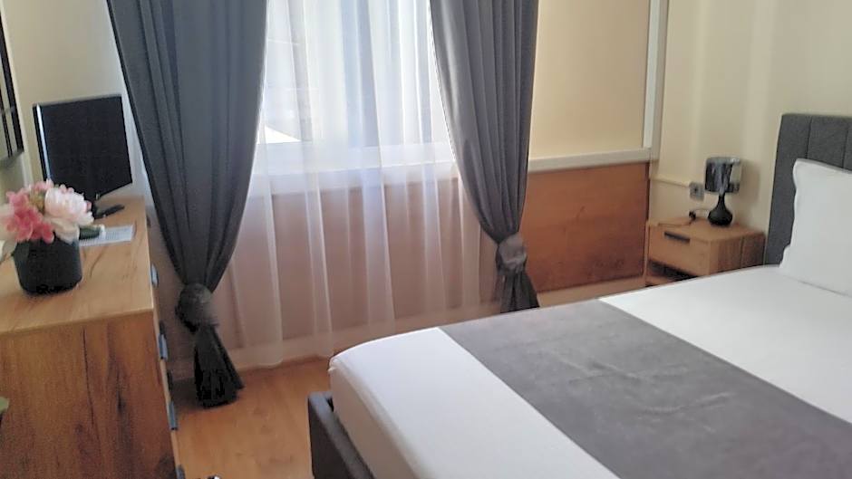 Victoria Family Hotel