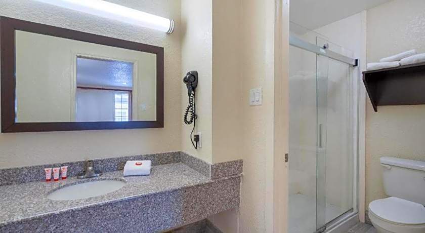 OYO Hotel Tulsa N Sheridan Rd & Airport