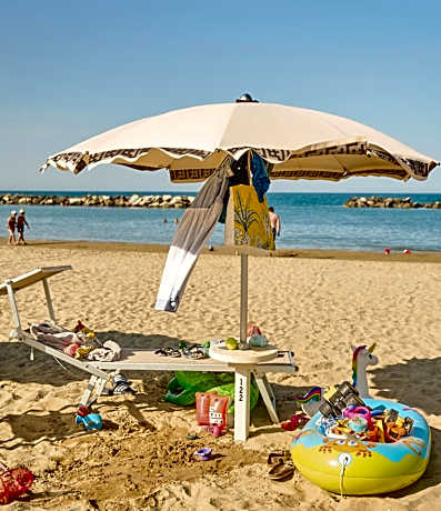 Family Room with Side Sea View