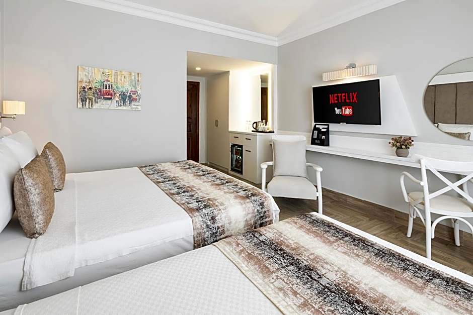 Photo 1 of 8 of Deluxe, Sea View