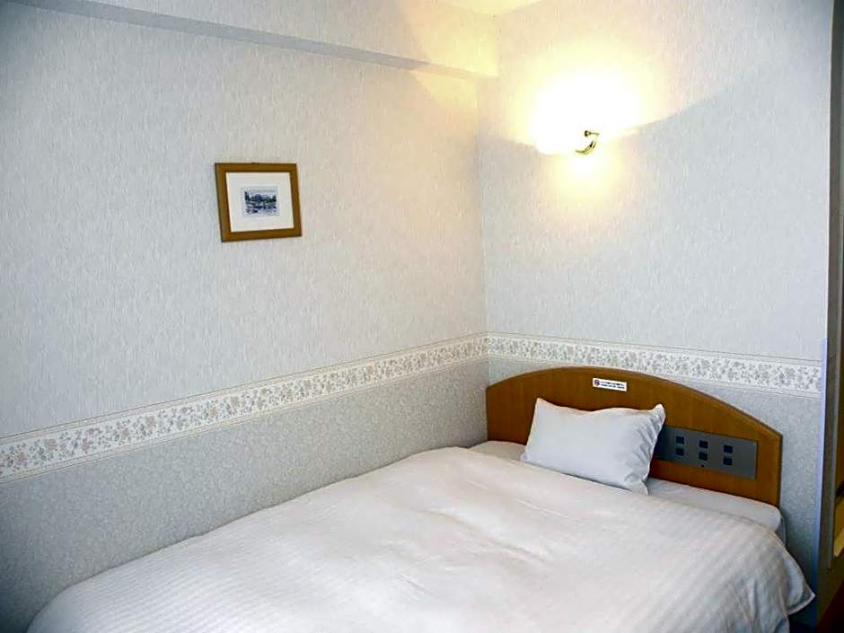 Photo 1 of 5 of Single Room