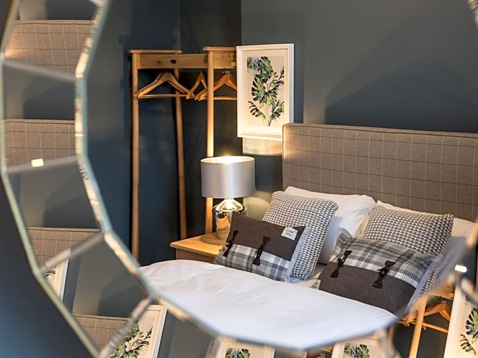 Summerfield Pub & Boutique Rooms