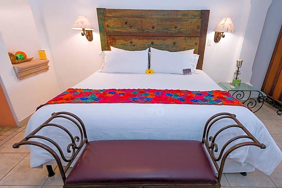 El Encanto Inn & Suites