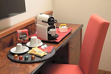 Business Queen Room
