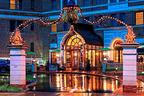The Raphael Hotel, Autograph Collection by Marriott