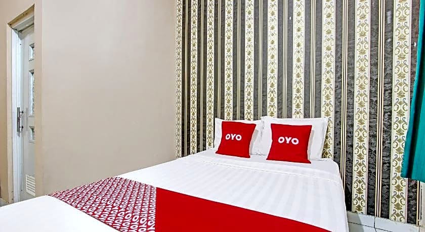 OYO 92287 Hotel Aji Mantoro