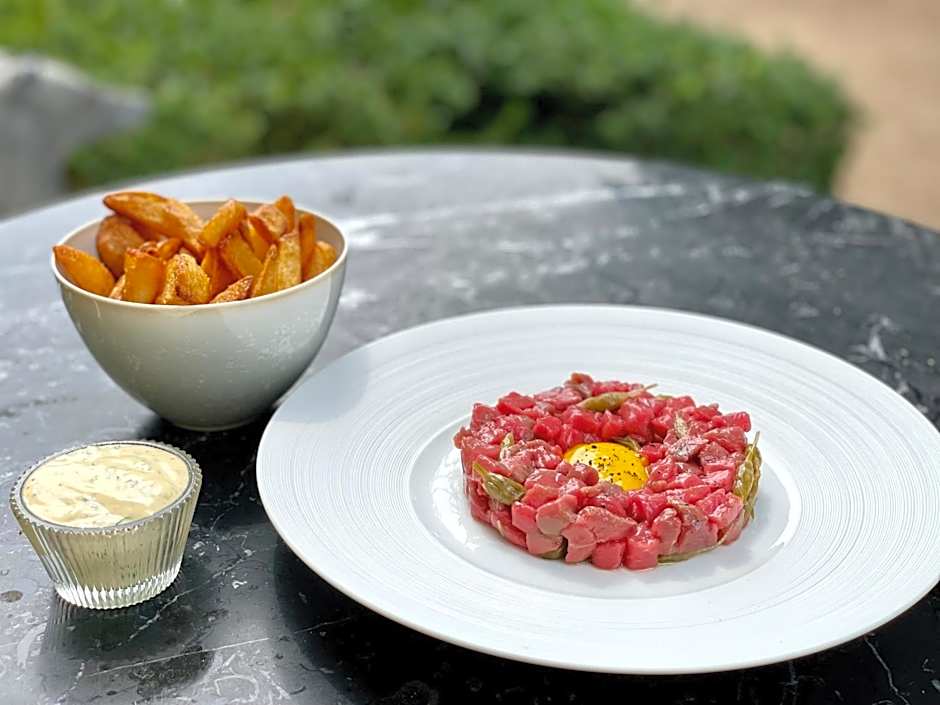 Chateau De Rochecotte