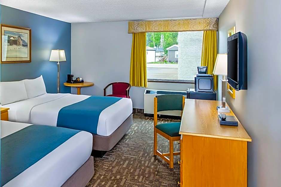 Crestwood Hotel