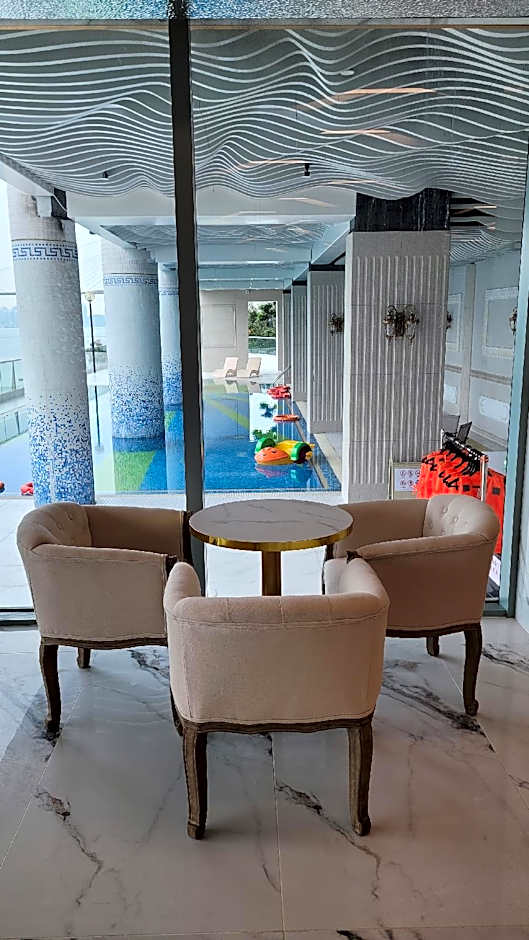 Grand Bay View Hotel & Resort