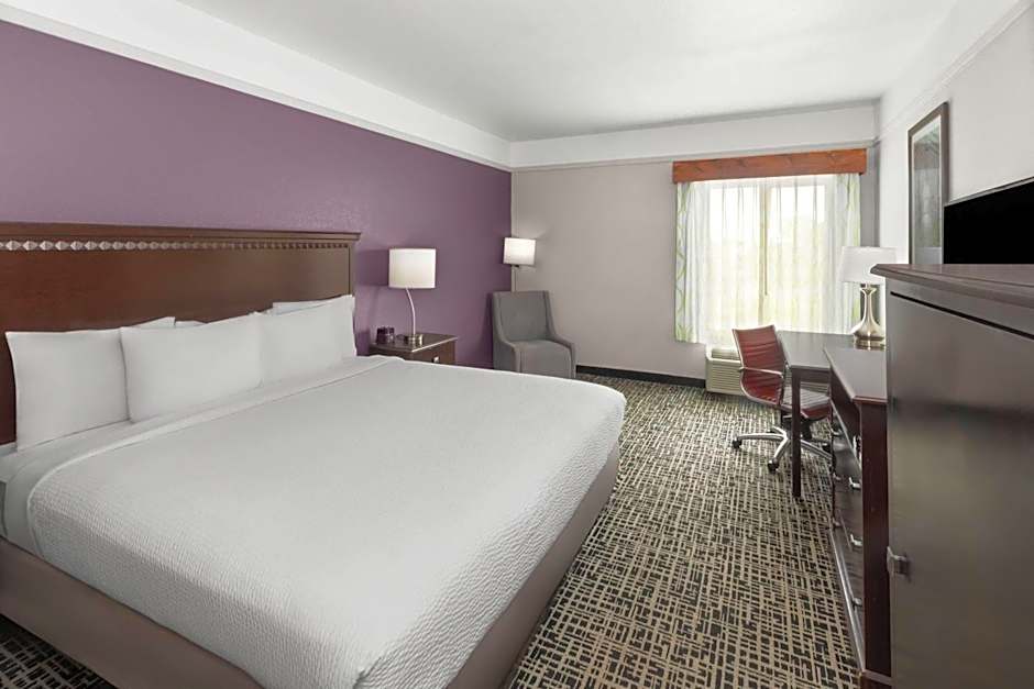 La Quinta Inn & Suites by Wyndham Brownwood