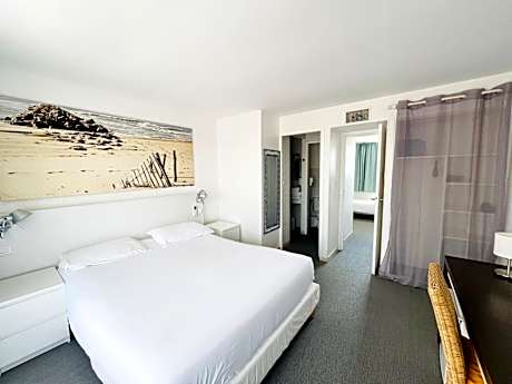 Family Room with Side Sea View